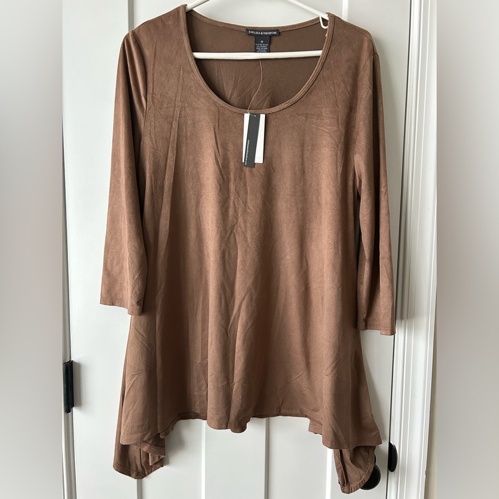 NWT - MEDIUM SIZE, CHELSEA & THEODORE BROWN TOP